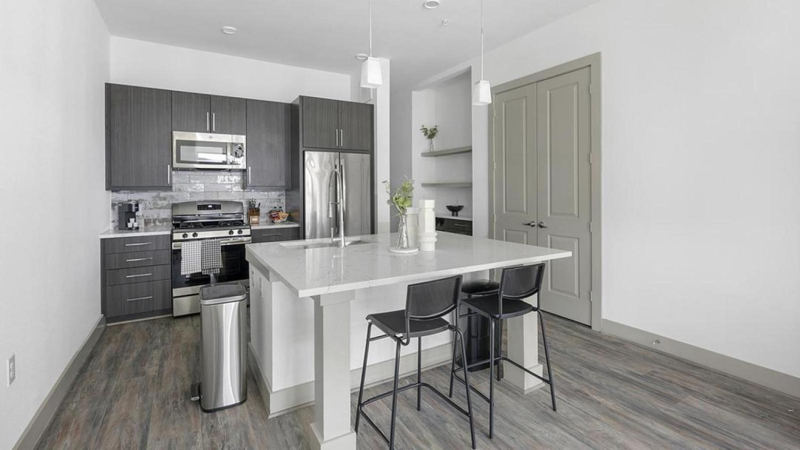 Landing - Modern Apartment With Amazing Amenities Houston Eksteriør billede
